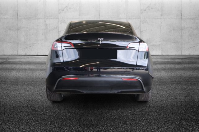 Tesla Model Y Long Range AWD - foto 4 di 8