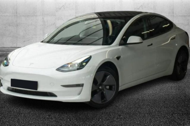 Tesla Model 3 Long Range Dual Motor AWD, del 2022, 46.999 km, in vendita a Pieve Di Cento (BO)