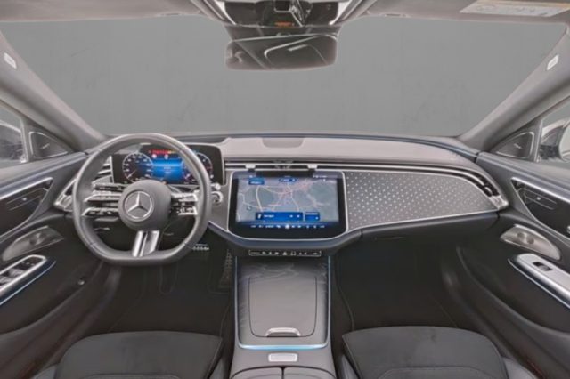 Mercedes-Benz E 220 d Mild hybrid 4Matic AMG Line Advanced - foto 3 di 4