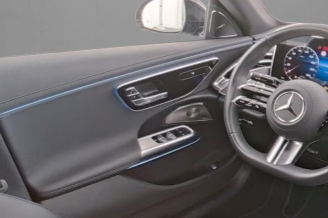 Mercedes-Benz E 220 d Mild hybrid 4Matic AMG Line Advanced - foto 4 di 4
