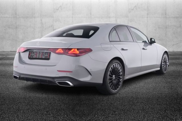 Mercedes-Benz E 220 d Mild hybrid 4Matic AMG Line Advanced - foto 2 di 4