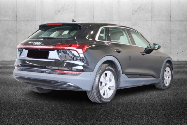 Audi e-tron 50 quattro - foto 3 di 4
