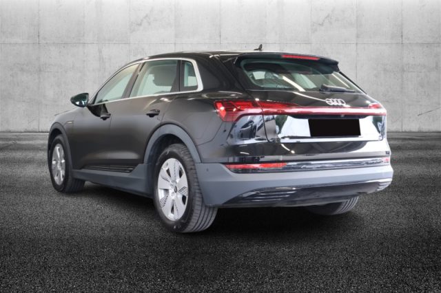Audi e-tron 50 quattro - foto 2 di 4