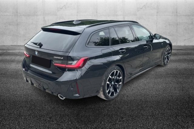 BMW 320 d 48V Touring Msport - foto 2 di 4