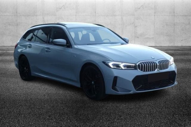BMW 320 d 48V Touring Msport - foto 2 di 4