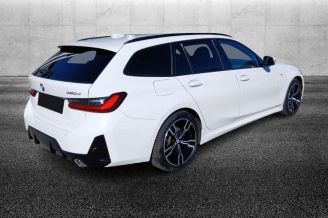 BMW 320 d 48V xDrive Touring Msport - foto 2 di 4