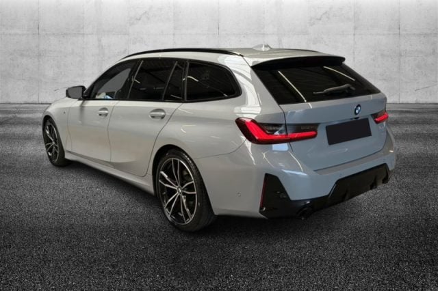 BMW 320 d 48V xDrive Touring Msport - foto 4 di 4