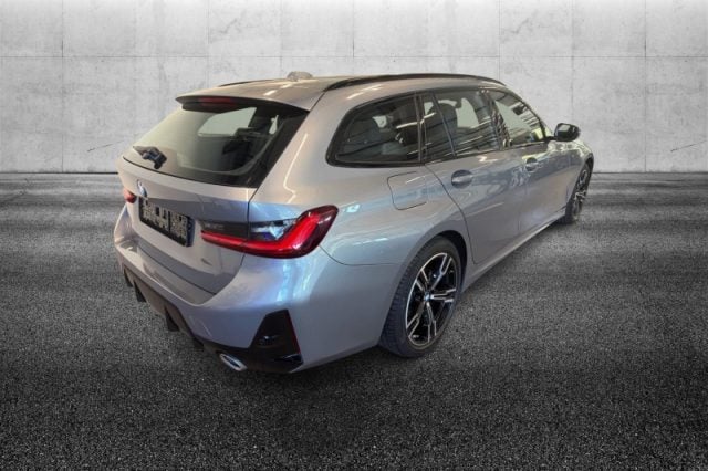 BMW 320 d 48V Touring Msport - foto 2 di 4