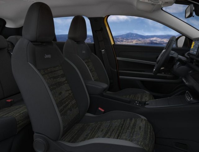 Jeep Avenger 1.2 Turbo 100 CV MHEV Longitude - foto 4 di 4