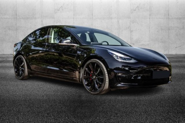 Tesla Model 3 Long Range AWD Performance, del 2019, 45.600 km, in vendita a Pieve Di Cento (BO)