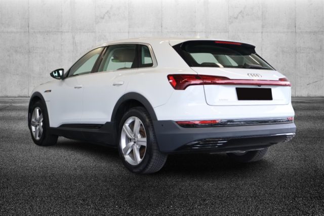 Audi e-tron 50 quattro - foto 3 di 4
