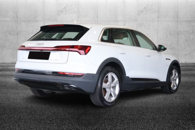 Audi e-tron 50 quattro - foto 2 di 4
