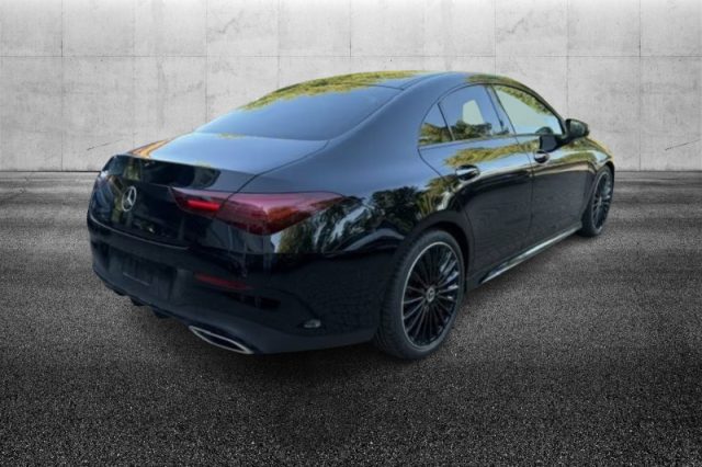 Mercedes-Benz CLA 200 Automatic AMG Line Premium - foto 3 di 8