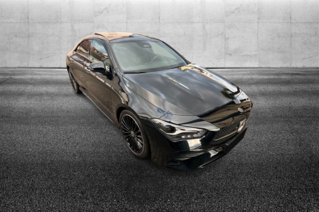 Mercedes-Benz CLA 180 Automatic AMG Line Premium - foto 2 di 8
