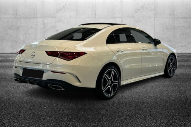 Mercedes-Benz CLA 200 Automatic Premium - foto 2 di 5