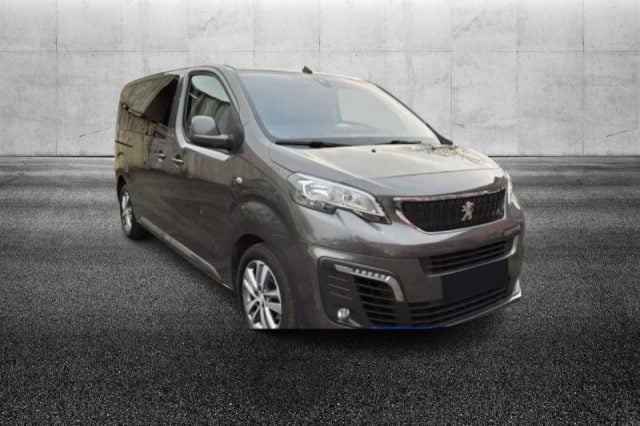 Peugeot Traveller BlueHDi 120 S&S Long Business, del 2021, 57.400 km, in vendita a Pieve Di Cento (BO)