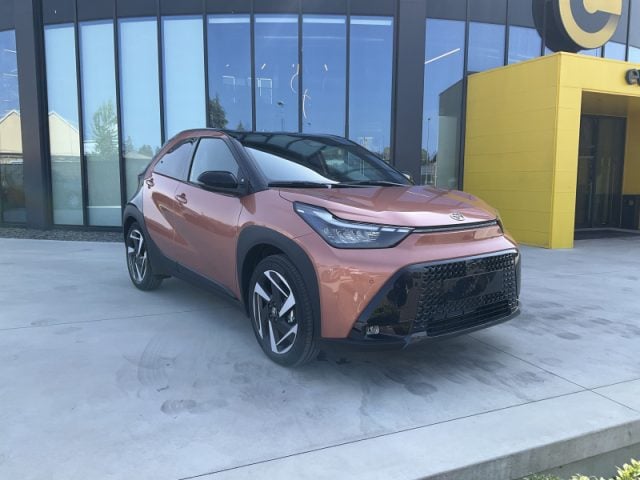 Toyota Aygo X 1.5 Hybrid 115 CV 5 porte Premium, in vendita a Pieve Di Cento (BO)