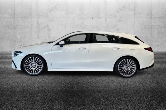 Mercedes-Benz CLA 200 Automatic Shooting Brake AMG Line Advanced Plus - foto 4 di 8
