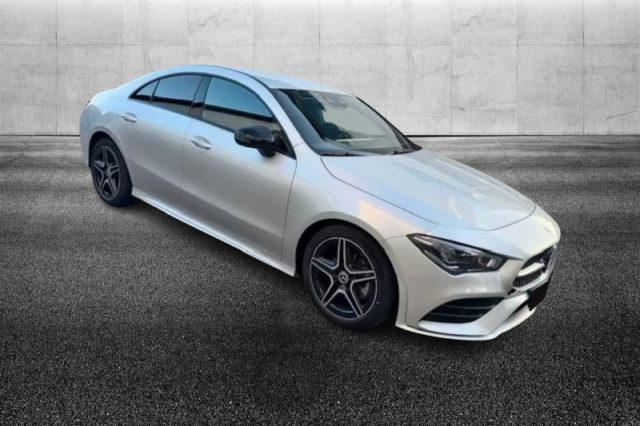 Mercedes-Benz CLA 200 Automatic Premium - foto 2 di 7