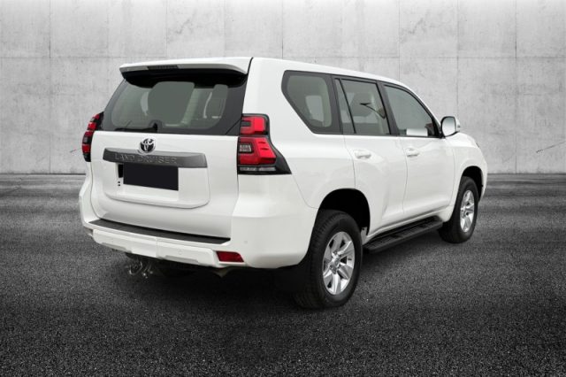 Toyota Land Cruiser 2.8 D4-D A/T 5 porte Executive - foto 3 di 8
