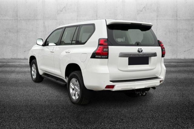 Toyota Land Cruiser 2.8 D4-D A/T 5 porte Executive - foto 4 di 8