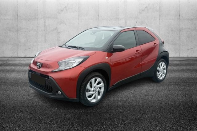 Toyota Aygo X 1.0 VVT-i 72 CV 5 porte Trend, del 2022, 17.999 km, in vendita a Pieve Di Cento (BO)