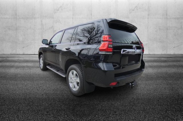 Toyota Land Cruiser 2.8 D4-D A/T 5 porte Executive - foto 3 di 8
