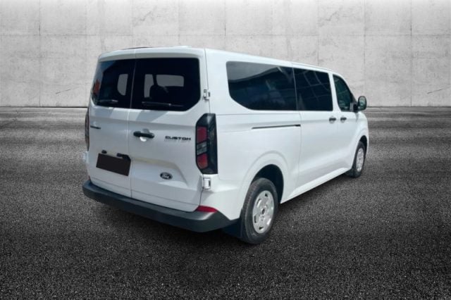 Ford Tourneo Custom 320 2.0 EcoBlue 136CV PC Titanium - foto 3 di 8