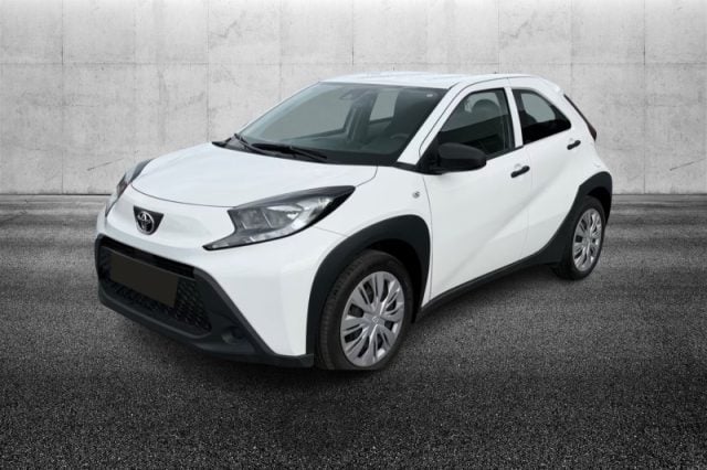 Toyota Aygo X 1.0 VVT-i 72 CV 5 porte Active, del 2023, 19.500 km, in vendita a Pieve Di Cento (BO)
