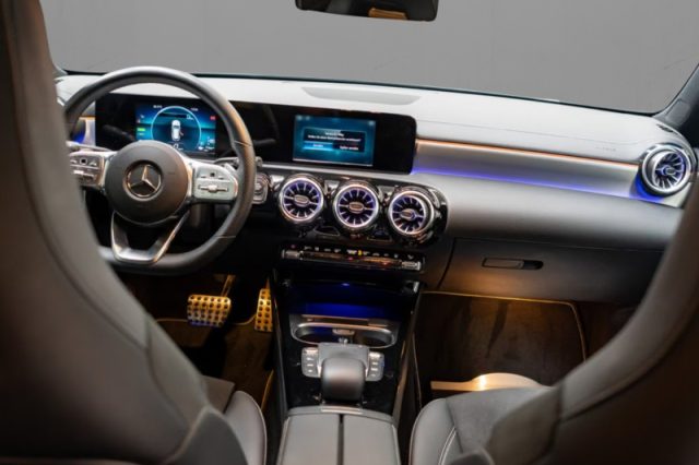 Mercedes-Benz CLA 250 e hybrid EQ Shooting Brake Premium - foto 3 di 8