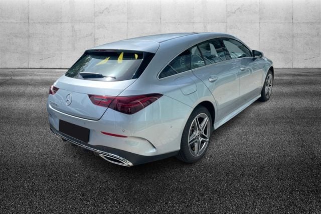 Mercedes-Benz CLA 250 e hybrid EQ Shooting Brake AMG Line Premium - foto 3 di 8