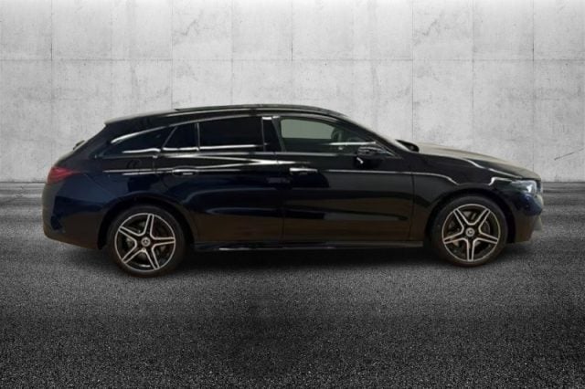 Mercedes-Benz CLA 250 e hybrid EQ Shooting Brake AMG Line Premium - foto 4 di 7
