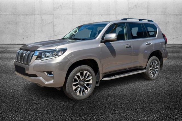 Toyota Land Cruiser 2.8 D4-D A/T 5 porte Executive, del 2023, 39.300 km, in vendita a Pieve Di Cento (BO)