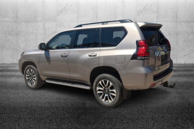 Toyota Land Cruiser 2.8 D4-D A/T 5 porte Executive - foto 3 di 8