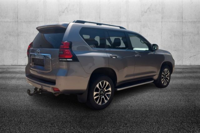 Toyota Land Cruiser 2.8 D4-D A/T 5 porte Executive - foto 2 di 8