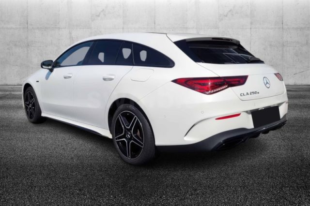 Mercedes-Benz CLA 250 e hybrid EQ Shooting Brake Premium - foto 2 di 2
