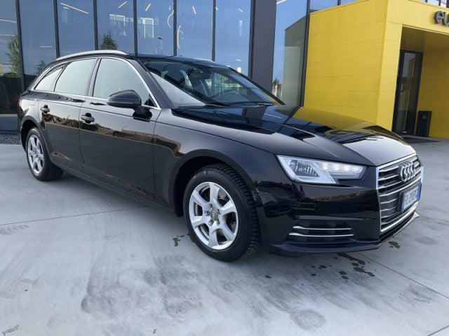 Audi A4 Avant 2.0 TDI 122 CV S tronic Business, del 2017, 260.000 km, in vendita a Pieve Di Cento (BO)