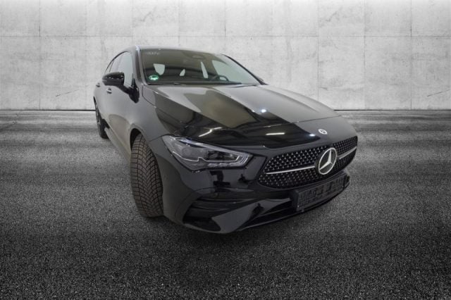 Mercedes-Benz CLA 180 Automatic Shooting Brake AMG Line Advanced Plus, del 2024, 16.500 km, in vendita a Pieve Di Cento (BO)