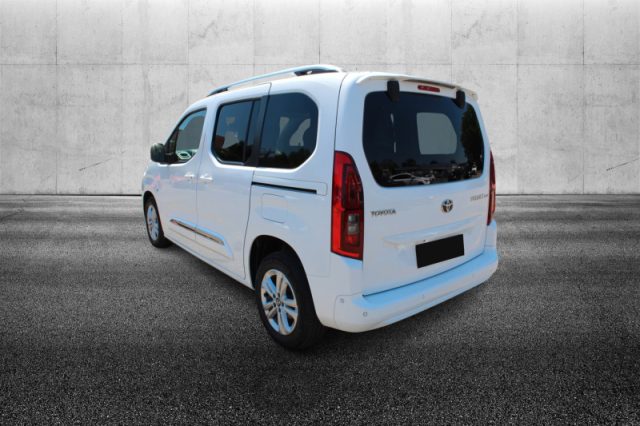 Toyota Proace City Verso 1.5D 130 CV S&S Short D Executive - foto 2 di 8