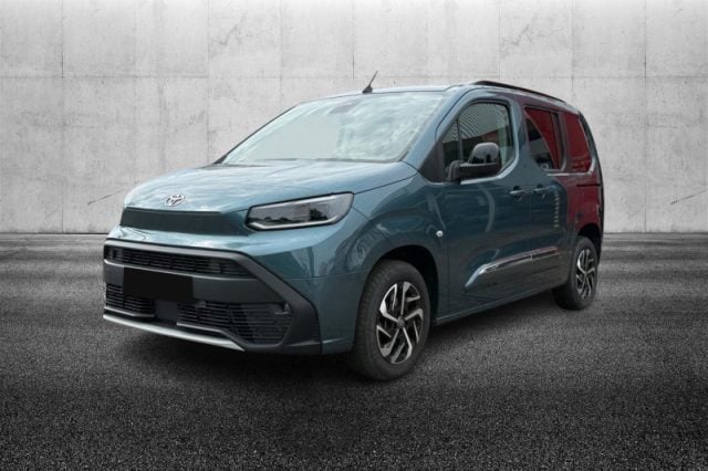 Toyota Proace City Verso 1.5D 130 CV S&S L2 Lounge, del 2025, 7.800 km, in vendita a Pieve Di Cento (BO)