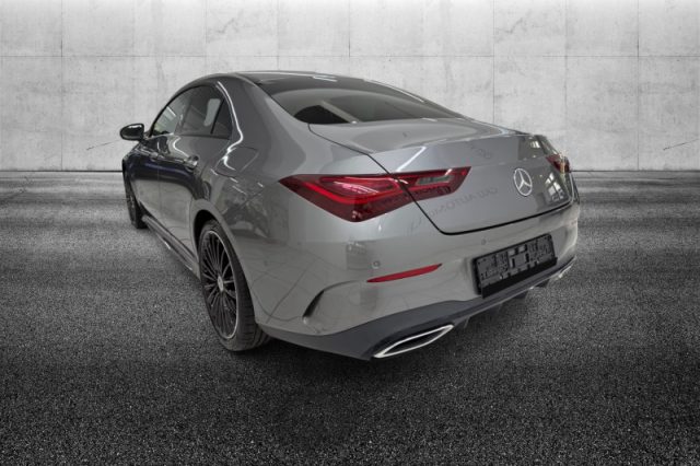 Mercedes-Benz CLA 200 Automatic AMG Line Premium - foto 3 di 8