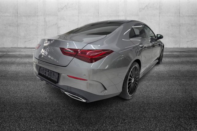 Mercedes-Benz CLA 200 Automatic AMG Line Premium - foto 4 di 8