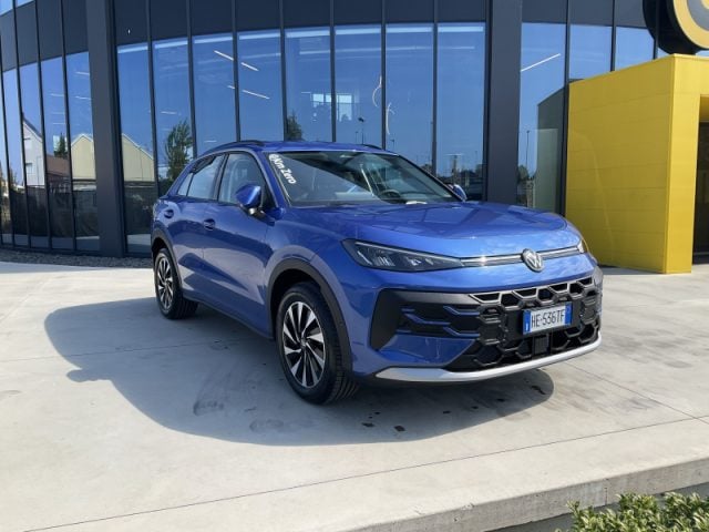 Volkswagen T-Roc 1.5 eTSI ACT DSG Life, del 2026, 15 km, in vendita a Pieve Di Cento (BO)