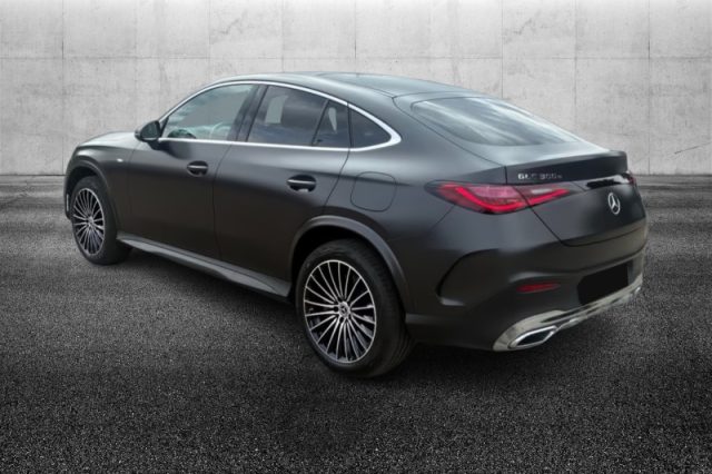 Mercedes-Benz GLC 300 e hybrid EQ 4Matic Coupé AMG Line Advanced - foto 3 di 4