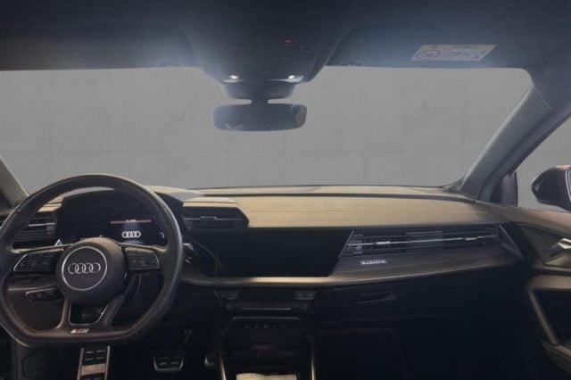 Audi A3 Sedan 40 TFSI quattro S tronic S line edition - foto 3 di 4