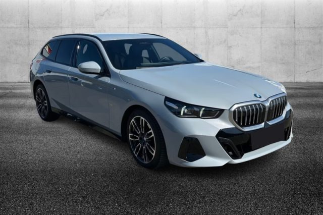 BMW 540 d 48V xDrive Touring Msport - foto 2 di 4