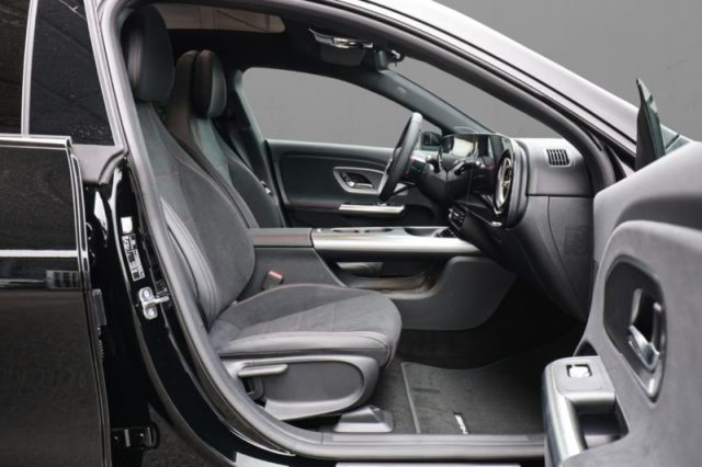Mercedes-Benz CLA 180 Advanced Plus - foto 4 di 4