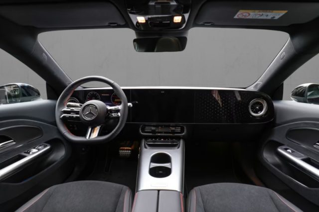 Mercedes-Benz CLA 180 Advanced Plus - foto 3 di 4