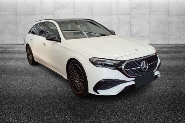 Mercedes-Benz E 450 d Mild Hybrid 4Matic S.W. AMG Line Premium - foto 2 di 4