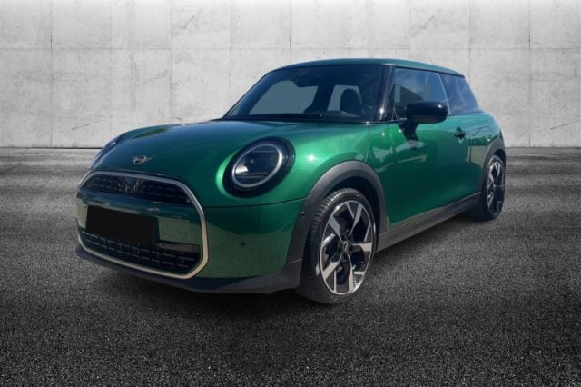 MINI Mini Cooper C Favoured, del 2024, 22.700 km, in vendita a Pieve Di Cento (BO)